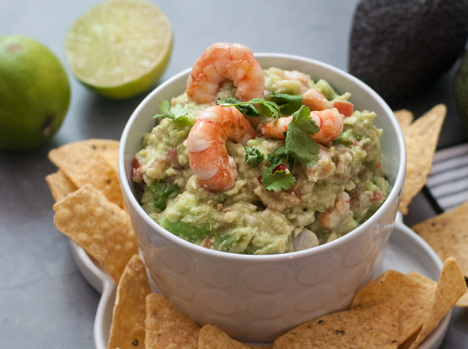 Guacamole con langostinos o camarones