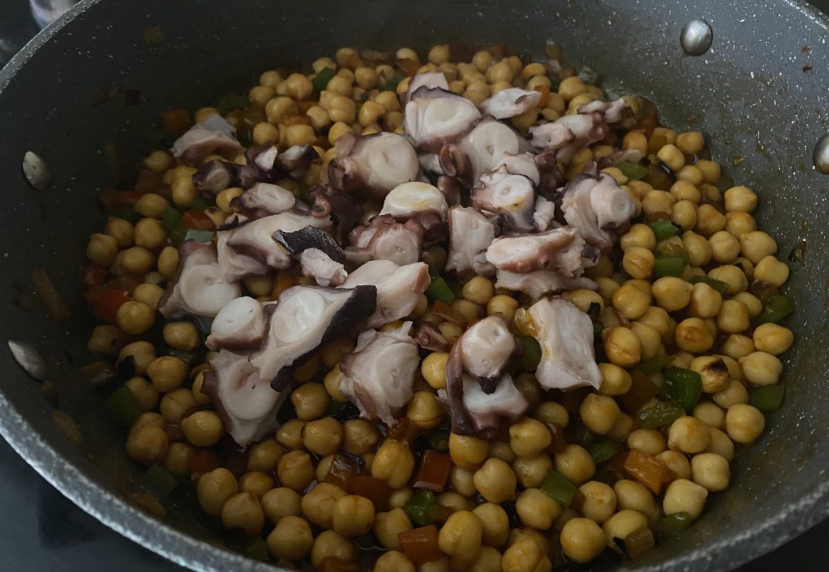 Guiso de garbanzos con pulpo. Perfecto para los días de frío