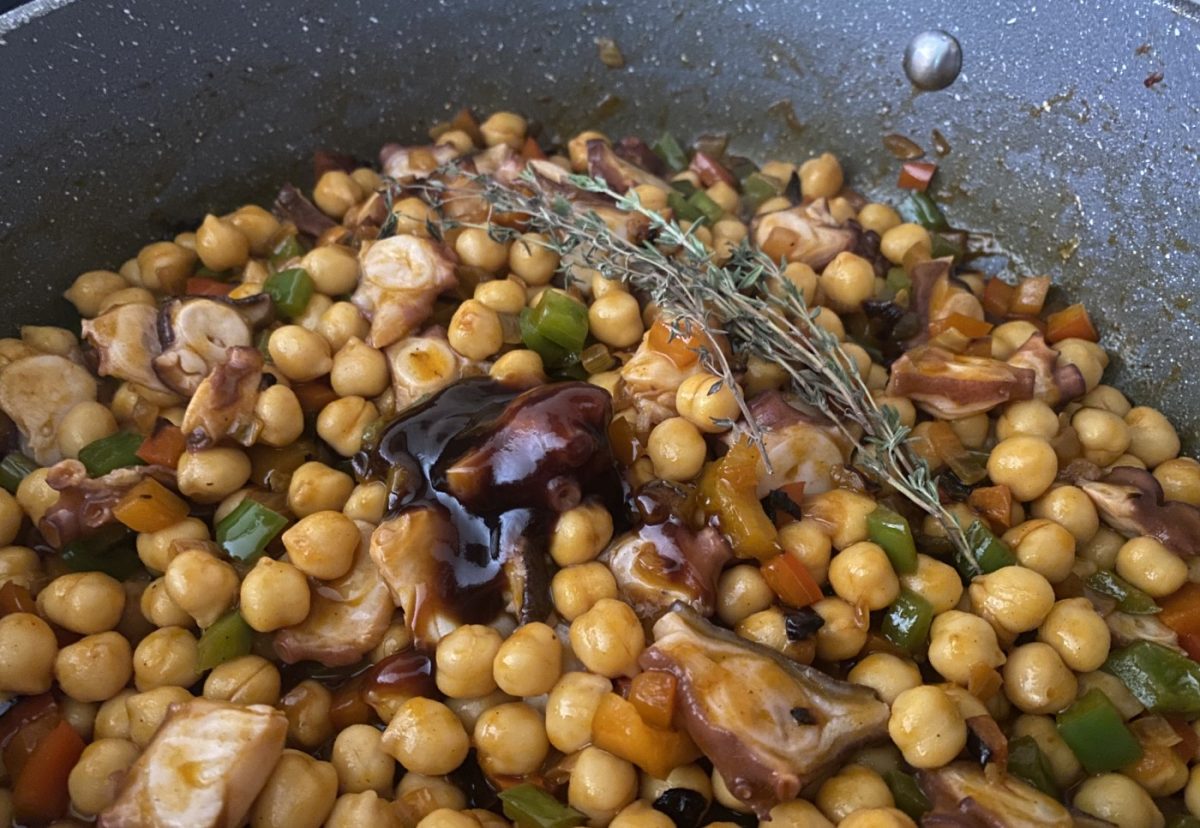 Guiso de garbanzos con pulpo. Perfecto para los días de frío