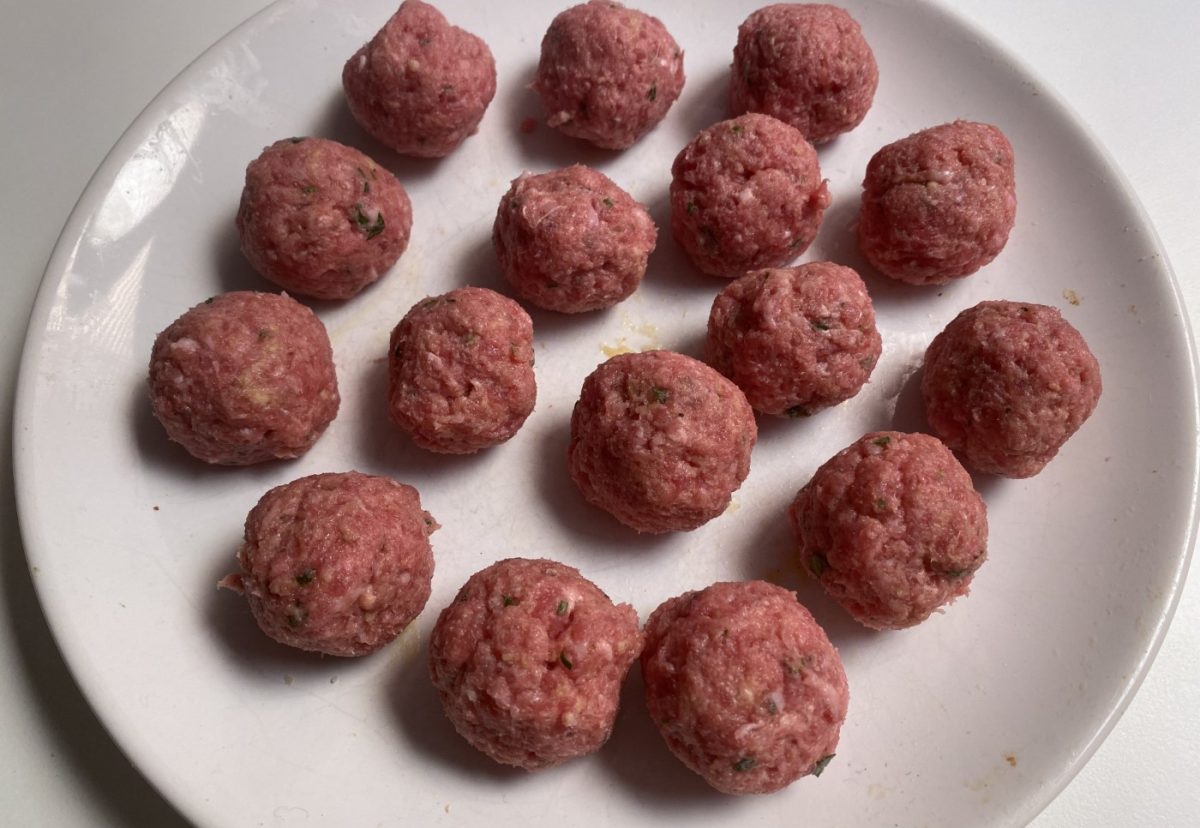 Koftas o albóndigas de ternera con limón. Un plato de origen turco