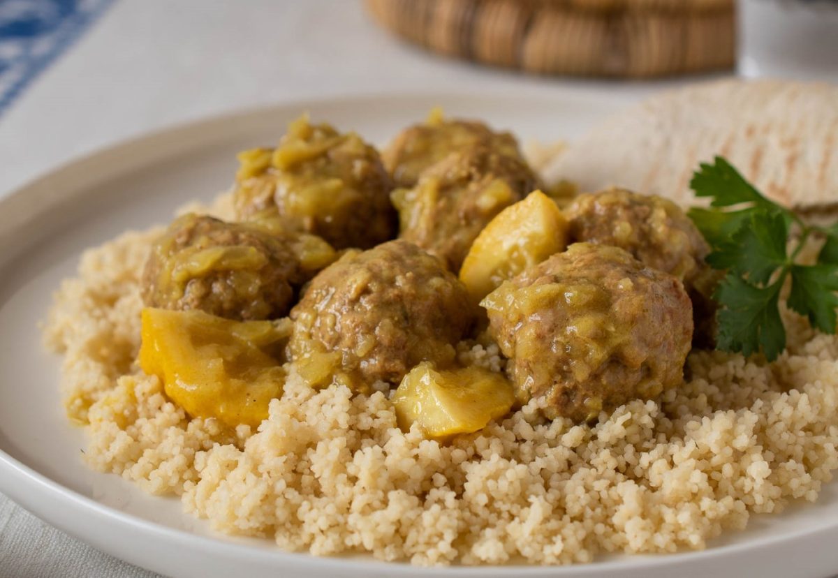 Koftas o albóndigas de ternera con limón. Un plato de origen turco