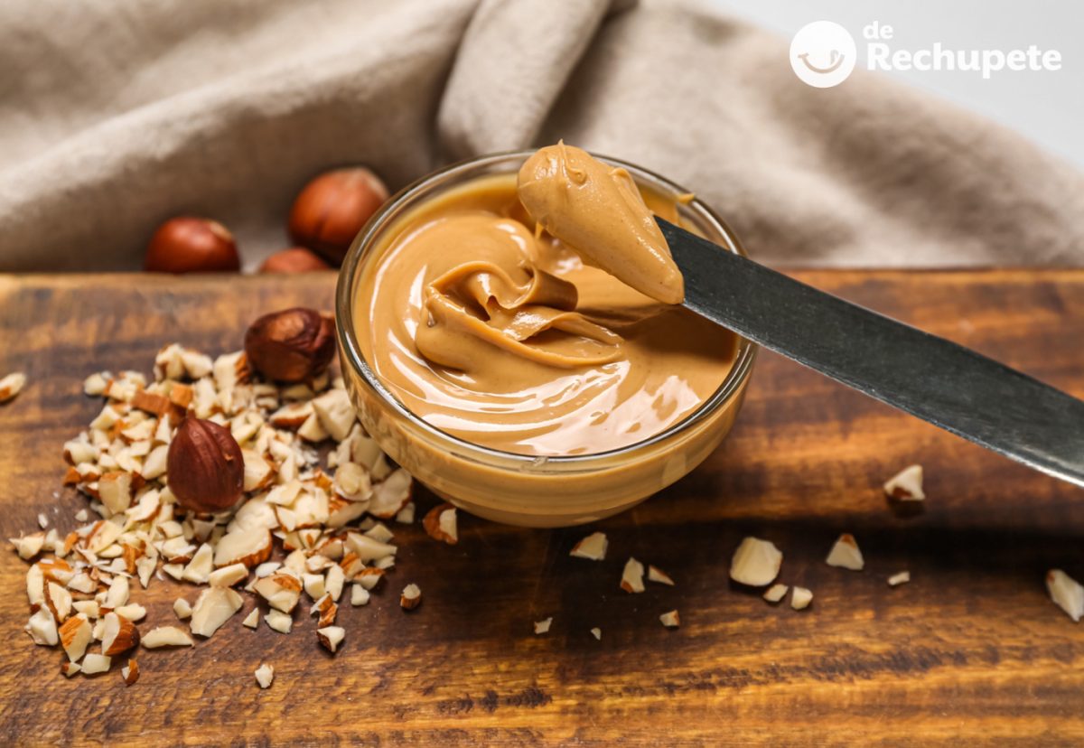 Cómo elaborar mantequilla o crema de frutos secos. Mantequilla de cacahuete, almendra, avellana&#