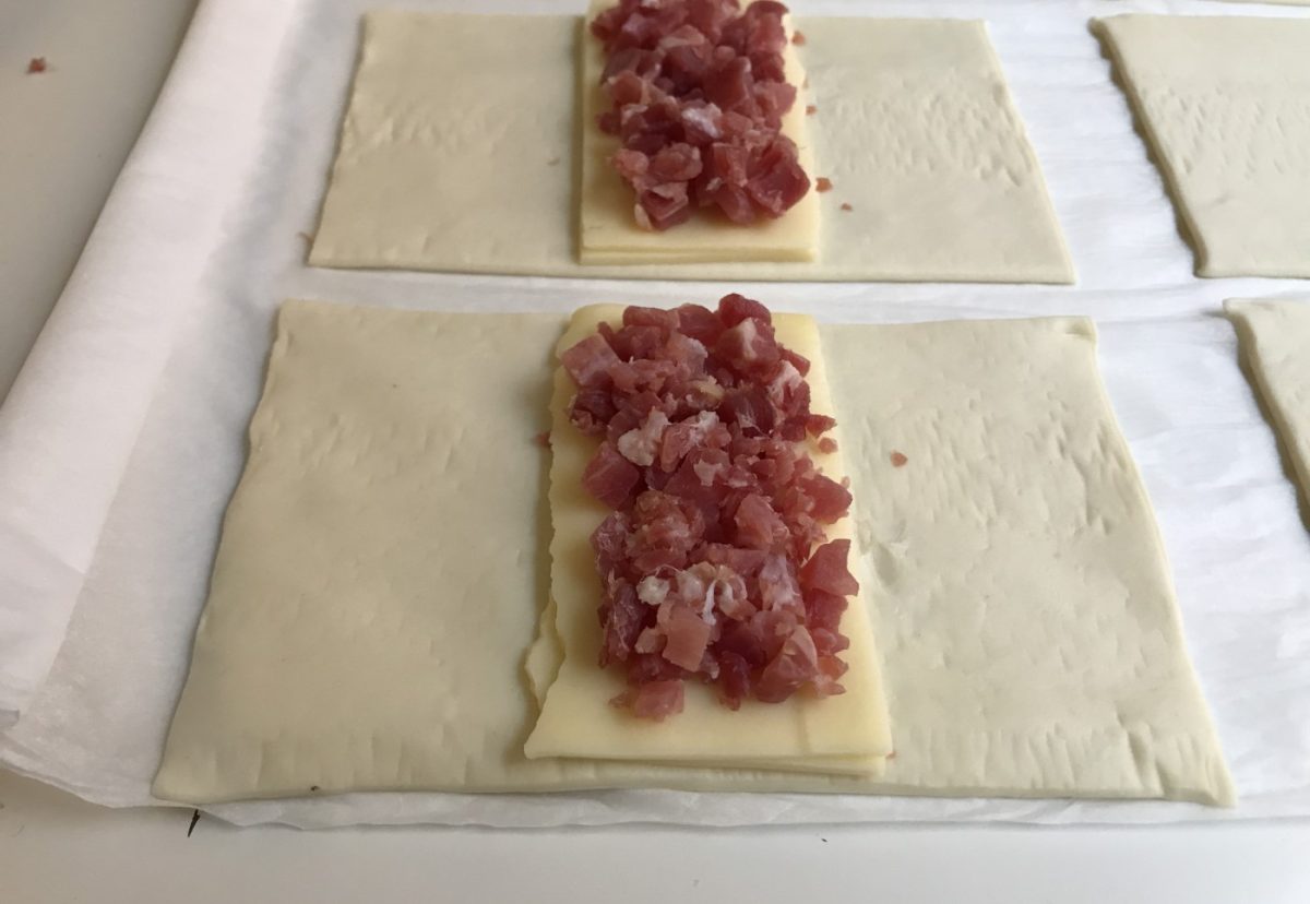 Napolitanas rellenas de jamón con queso y sobrasada con parmesano