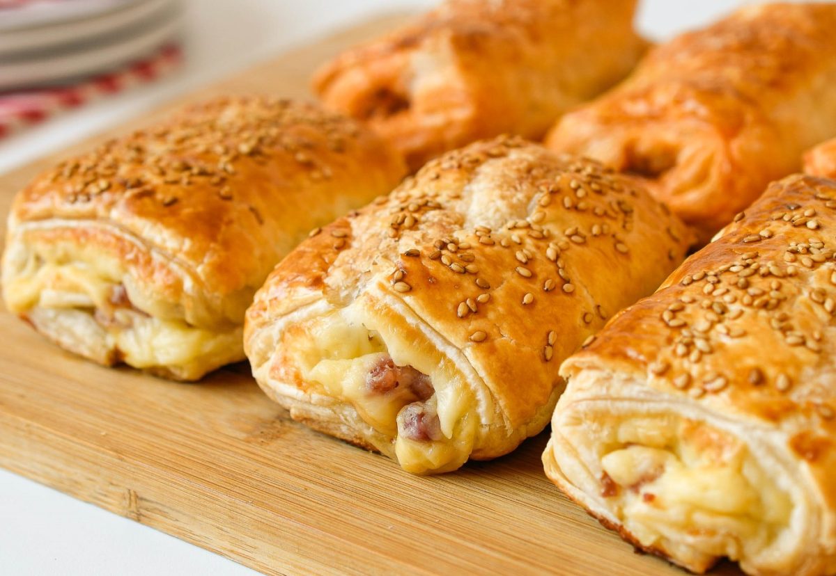 Napolitanas rellenas de jamón con queso y sobrasada con parmesano