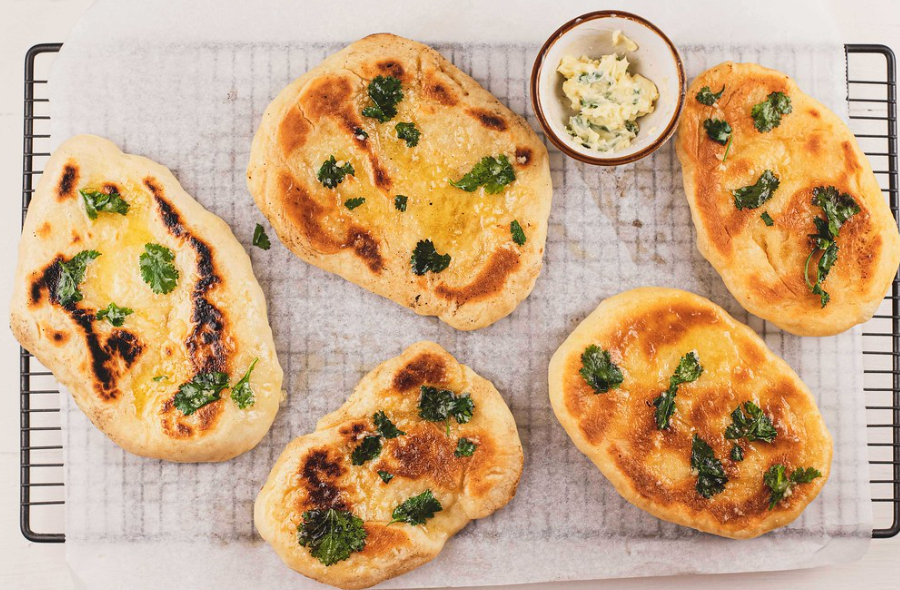Pan naan indio. Pan fácil sin horno, hecho en sartén