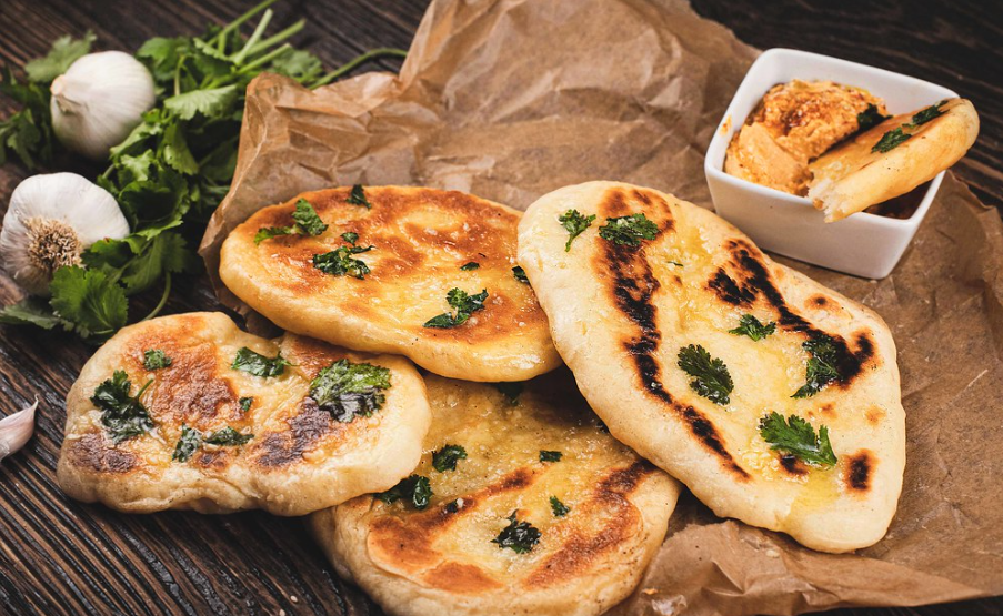 Pan naan indio. Pan fácil sin horno, hecho en sartén
