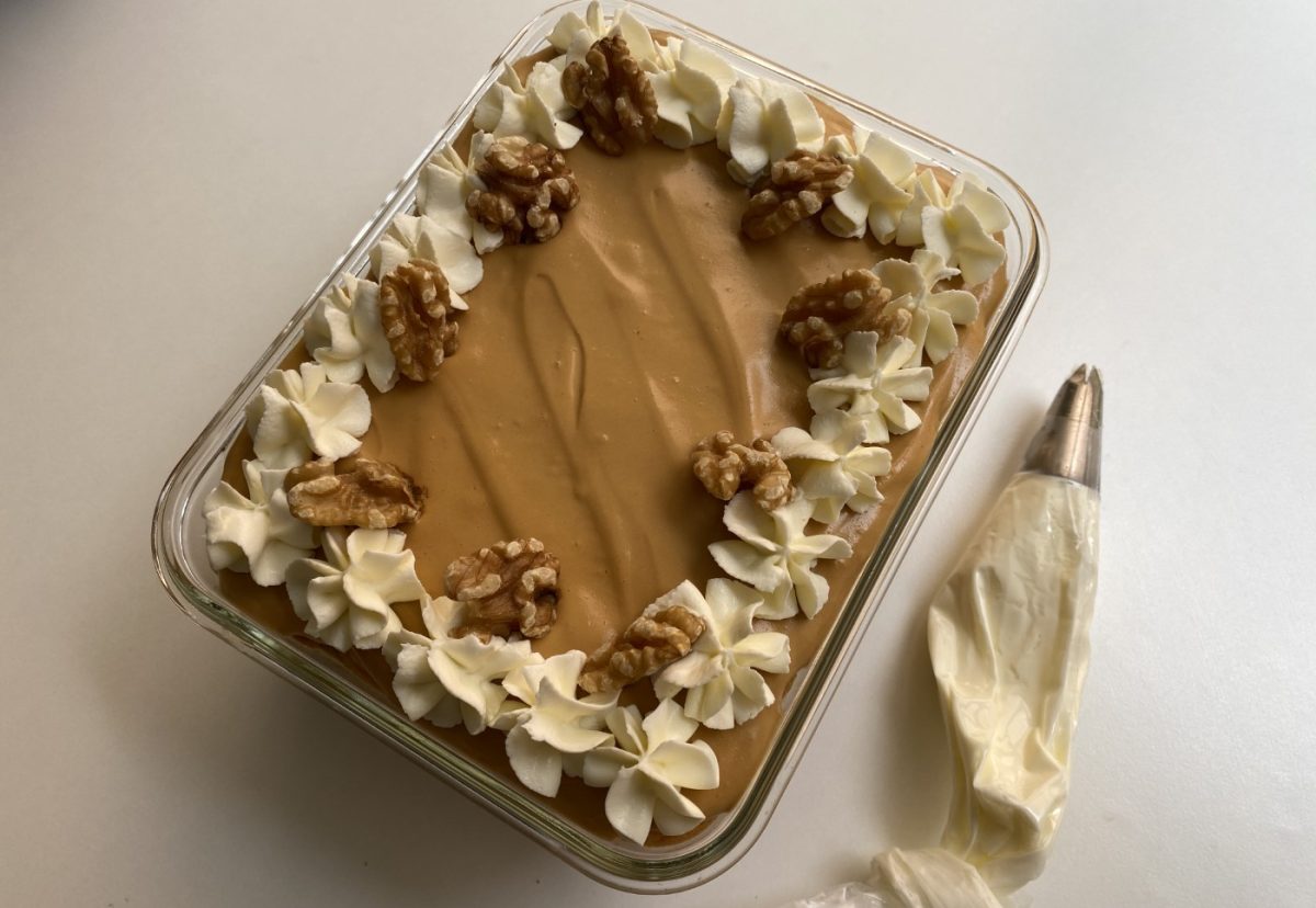 Pastel borracho argentino. Postre delicioso relleno de dulce de leche