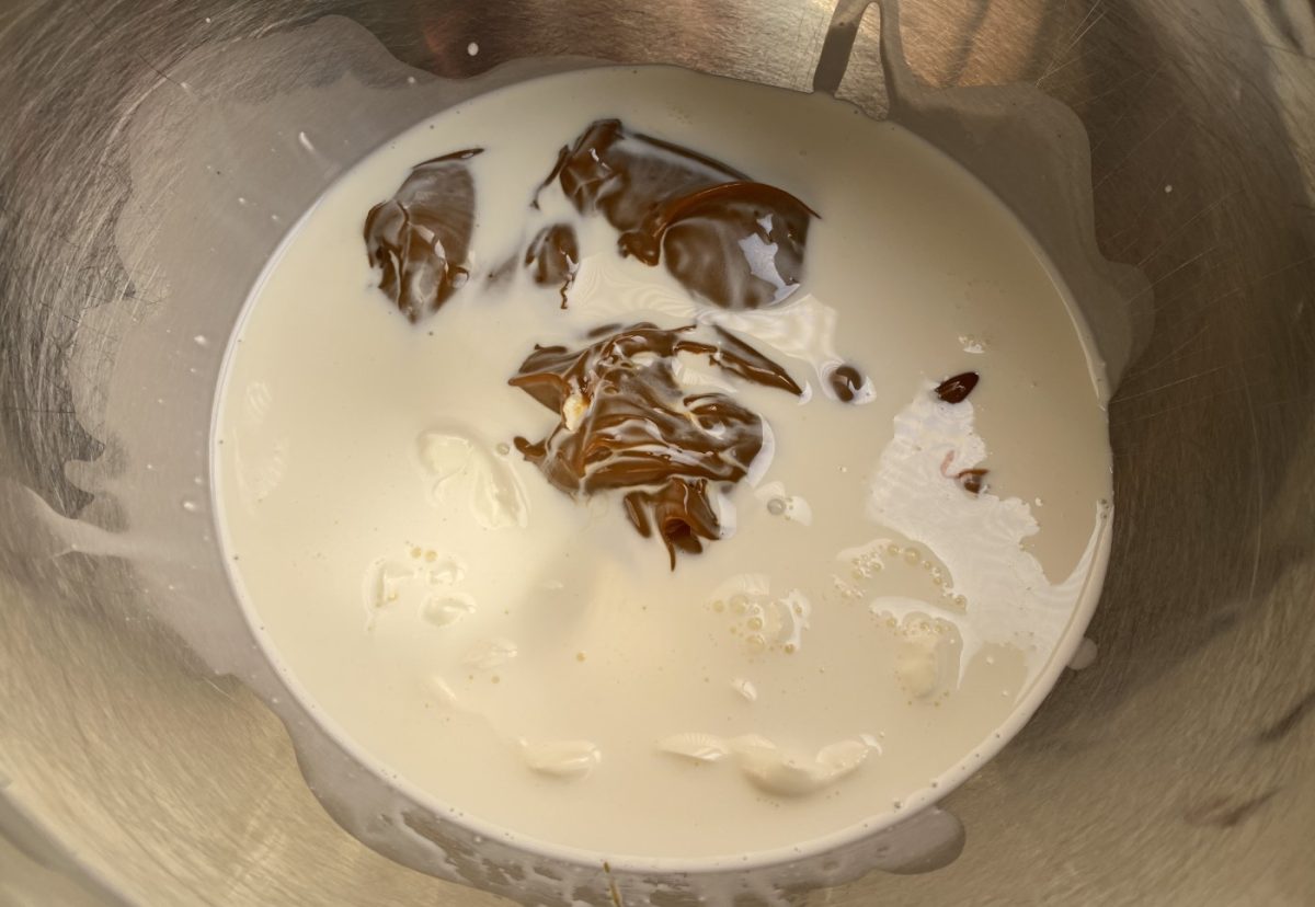 Pastel borracho argentino. Postre delicioso relleno de dulce de leche