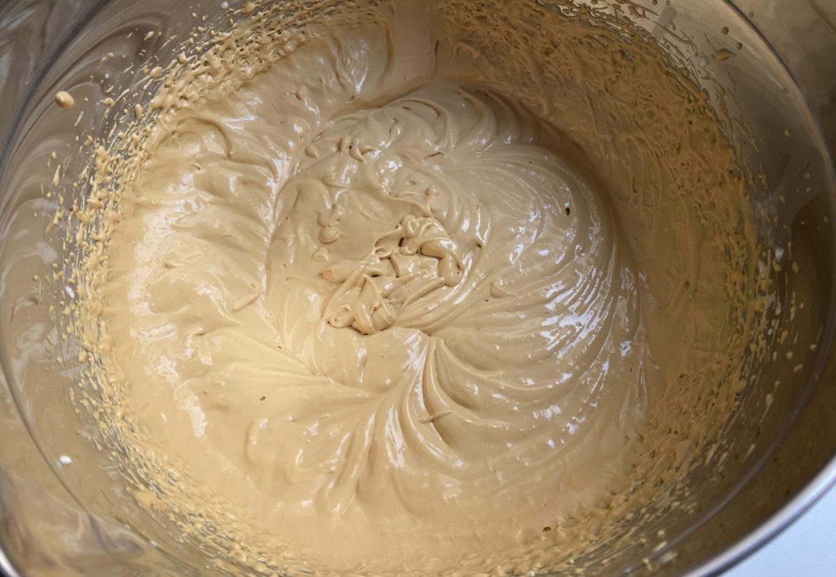 Pastel borracho argentino. Postre delicioso relleno de dulce de leche