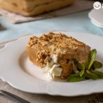 Pastel borracho argentino. Postre delicioso relleno de dulce de leche