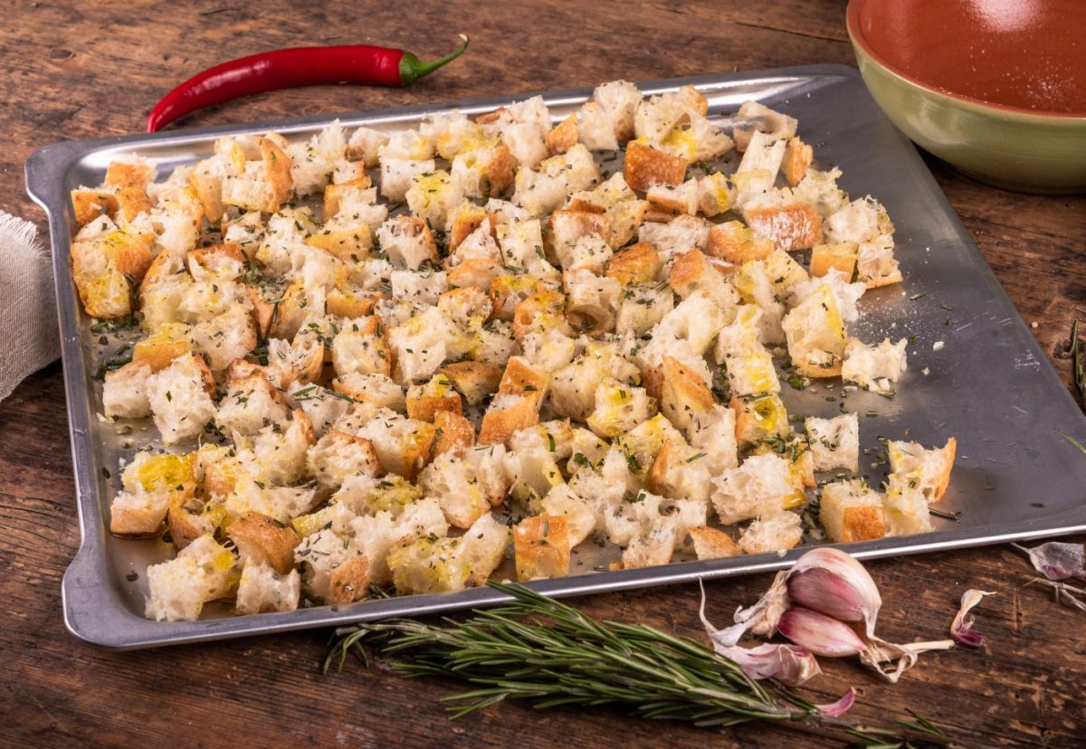 Picatostes caseros o croutons: con sartén, horno o freidora de aire