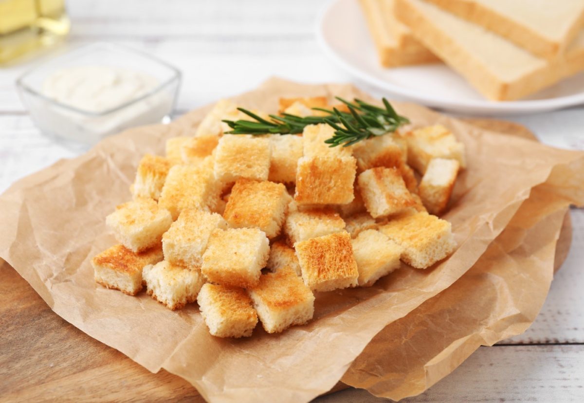 Picatostes caseros o croutons: con sartén, horno o freidora de aire