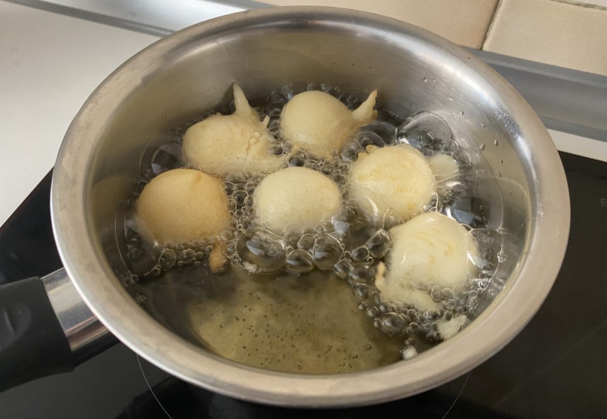 Quarkinis o buñuelos de queso crema. Un dulce de Carnaval