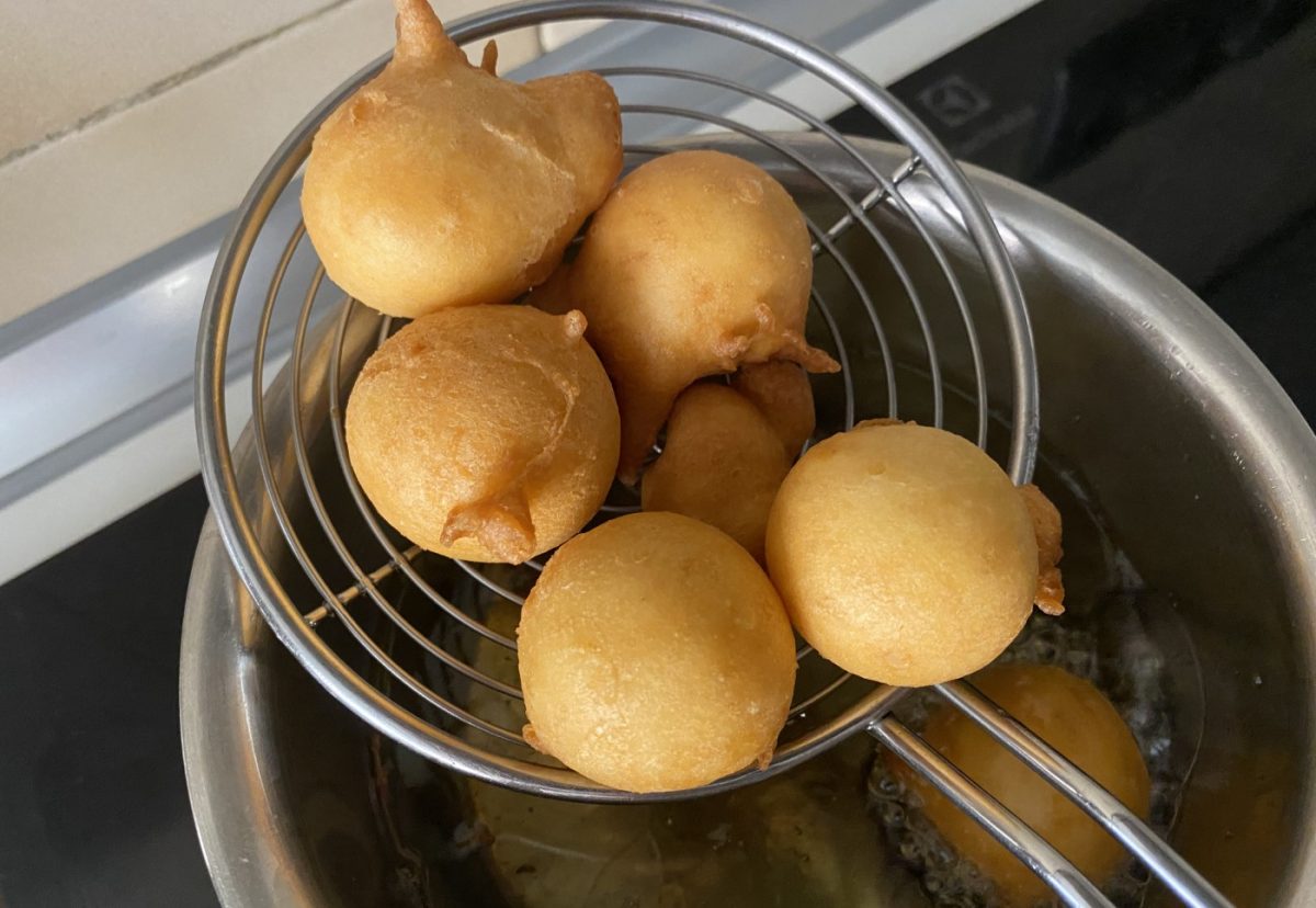 Quarkinis o buñuelos de queso crema. Un dulce de Carnaval