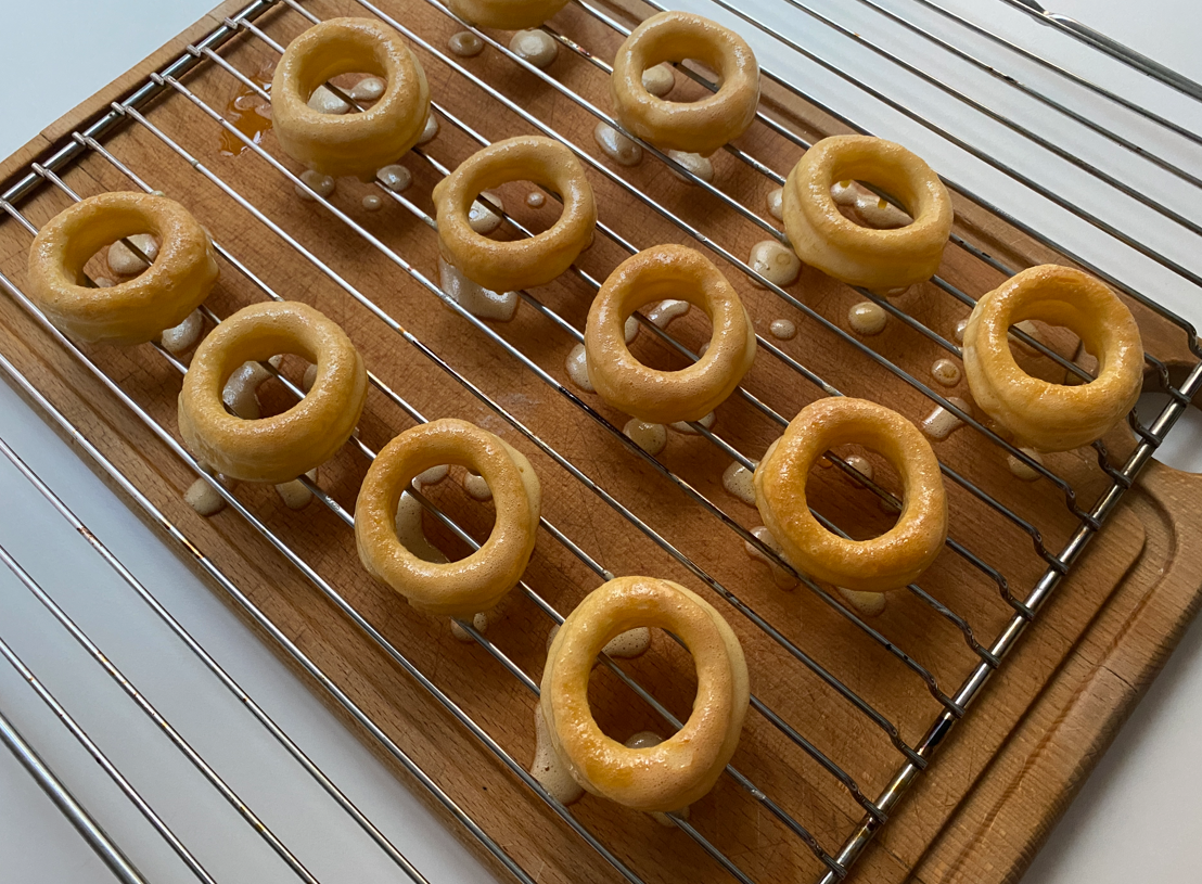 Rosquillas de Alcalá. Rosquillas de hojaldre con yema