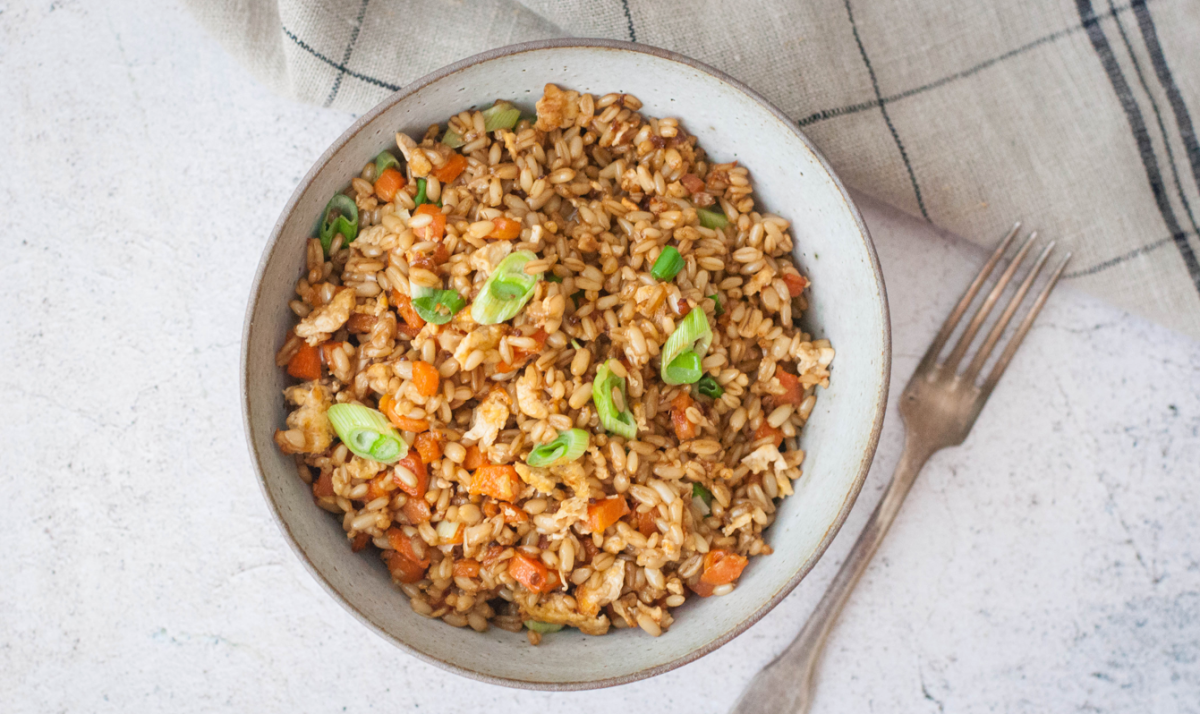 Salteado de verduras con avena al estilo asiático