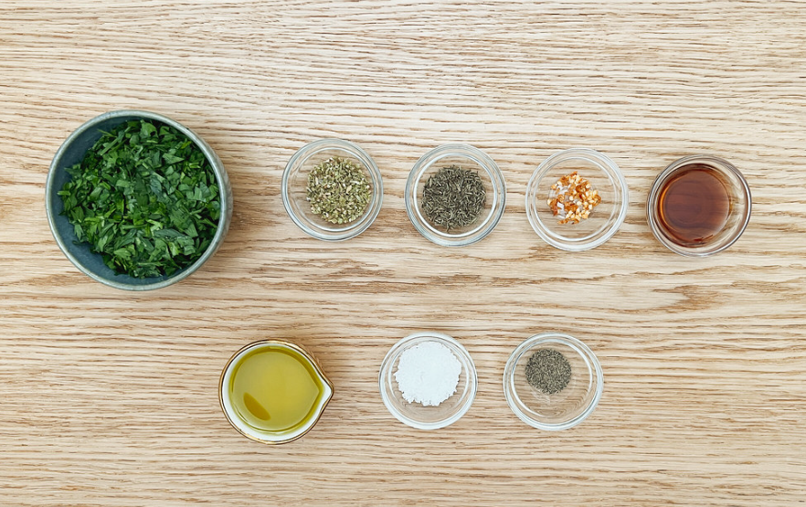 Aliños para que tu ensalada no deje de sorprenderte