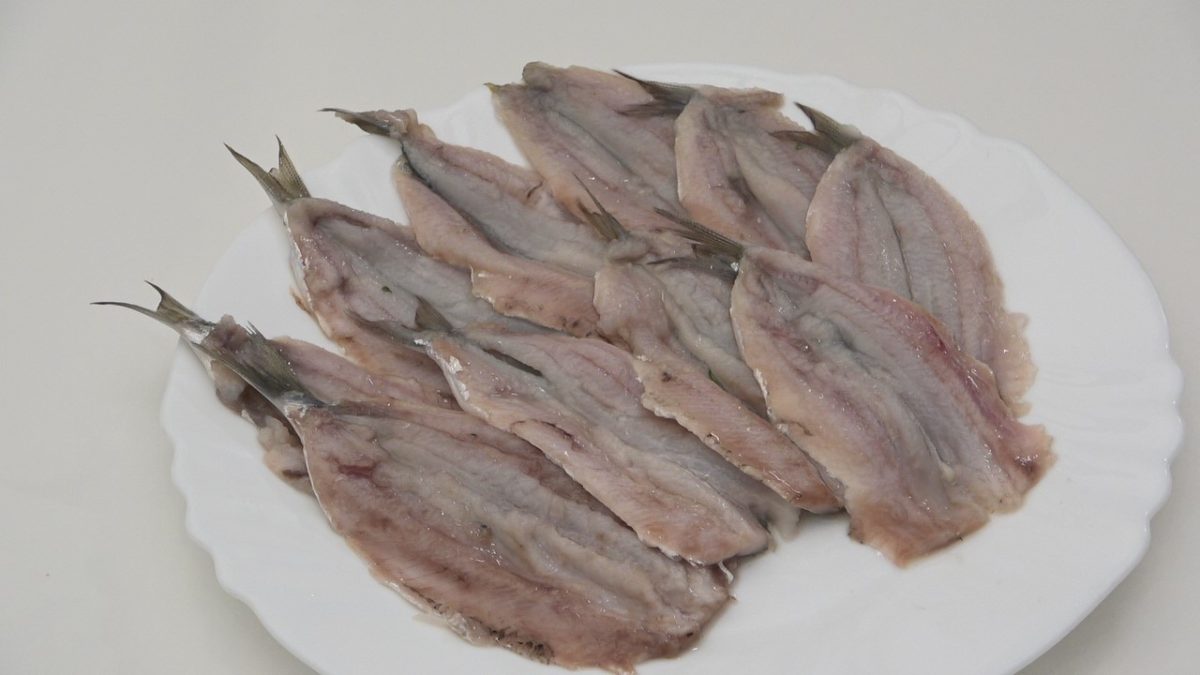 Boquerones al limón. La delicia del mar en tu mesa