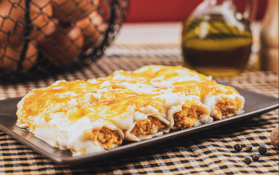 Canelones rellenos de atún. Receta casera fácil