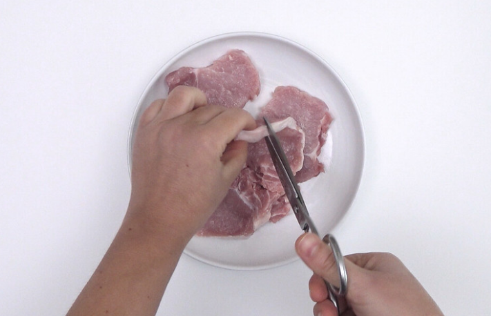 Cómo hacer chuletas de cerdo tonkatsu