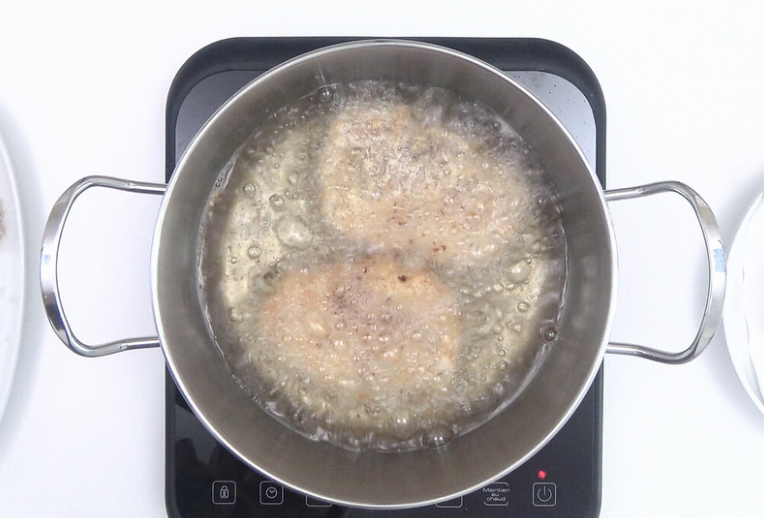 Cómo hacer chuletas de cerdo tonkatsu