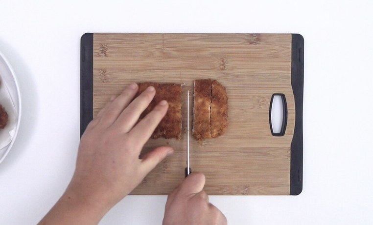 Cómo hacer chuletas de cerdo tonkatsu