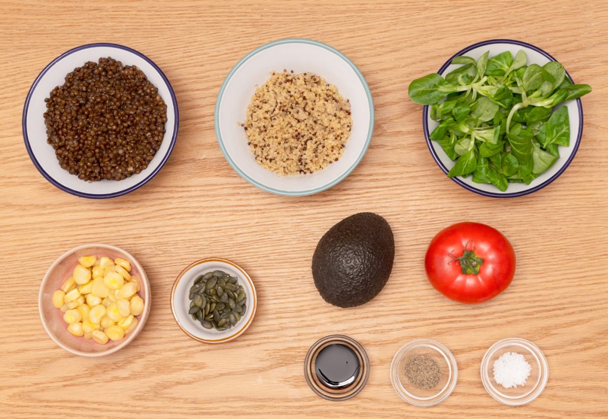 Ensalada de legumbres y aguacate. Una opción nutritiva en tu mesa