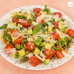 Ensalada de pasta con aguacate. Un plato perfecto para cualquier época