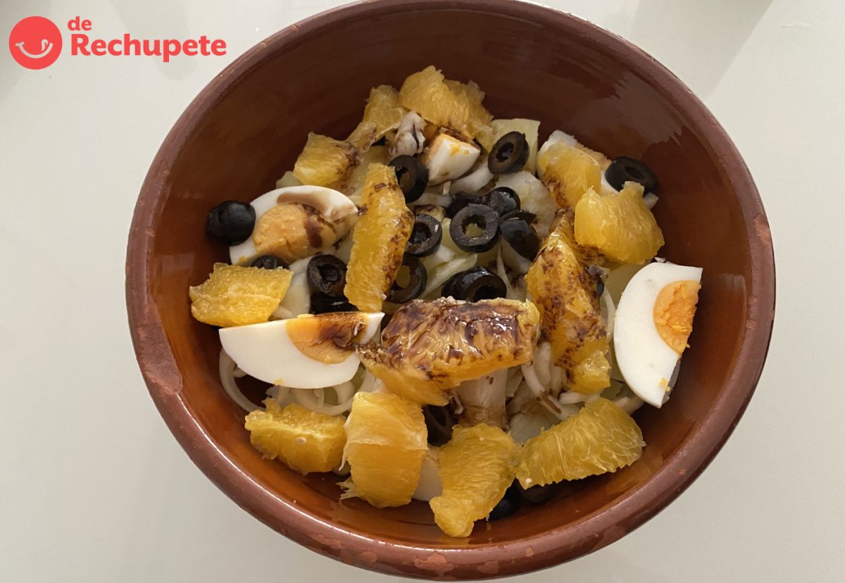 Ensalada malagueña de bacalao y naranja. Sencilla y sabrosa