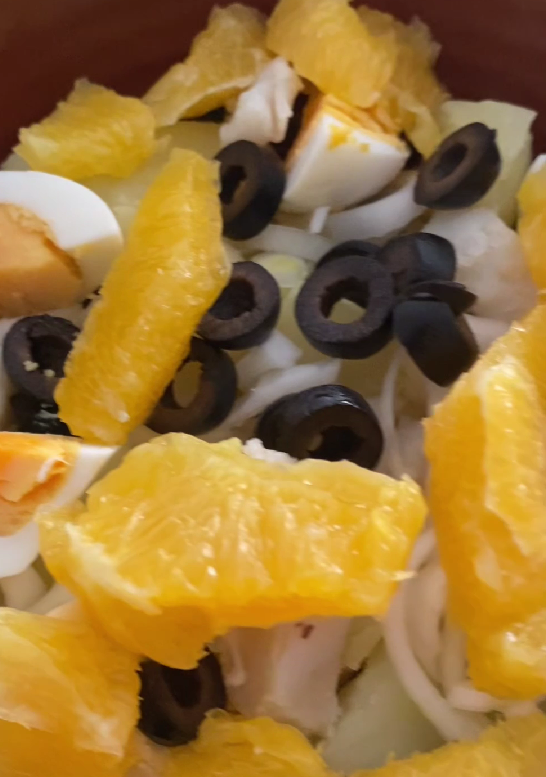 Ensalada malagueña de bacalao y naranja. Sencilla y sabrosa