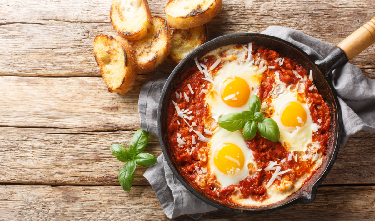 Huevos al purgatorio. Un desayuno delicioso italiano