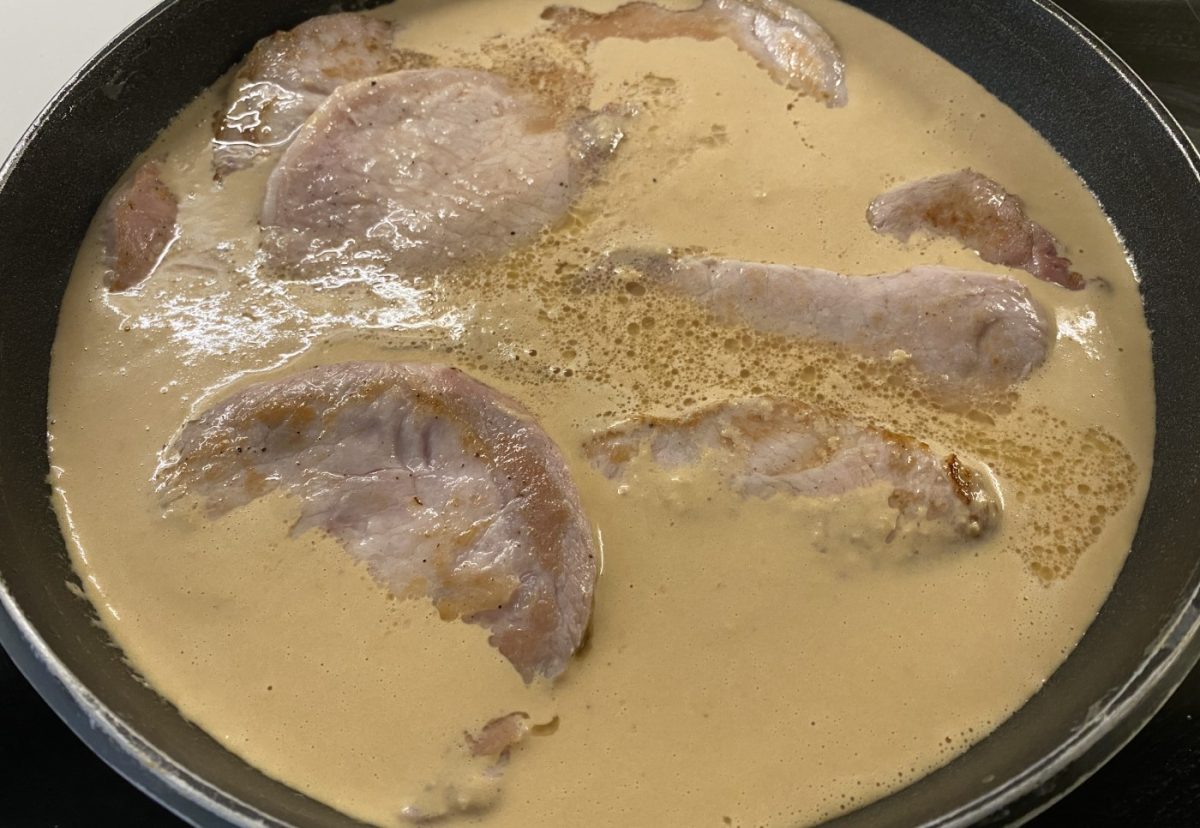 Lomo al pepe. Filetes de cerdo en salsa de pimienta