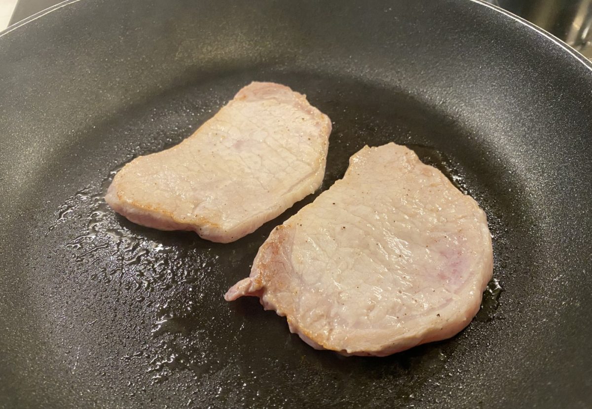 Lomo al pepe. Filetes de cerdo en salsa de pimienta