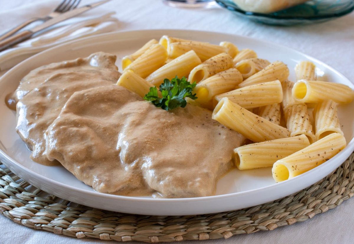 Lomo al pepe. Filetes de cerdo en salsa de pimienta