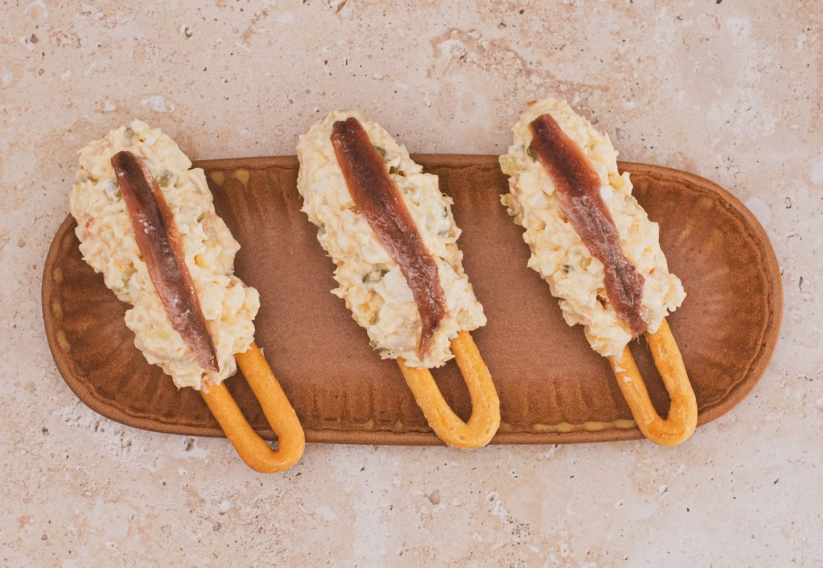 Marinera murciana de ensaladilla y anchoa