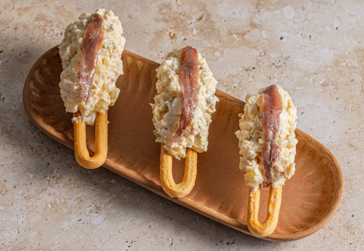 Marinera murciana de ensaladilla y anchoa