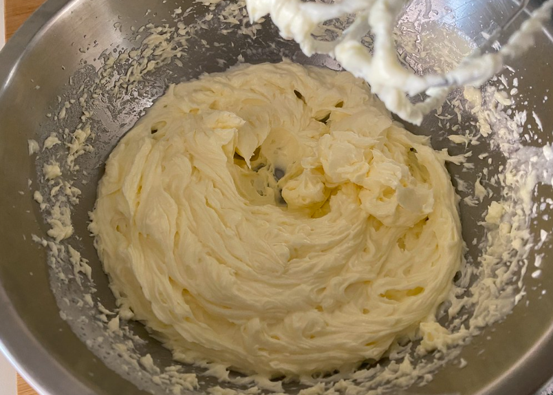 Pastel de chocolate. Postre esponjoso y jugoso para cualquier celebración