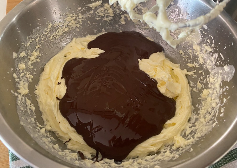 Pastel de chocolate. Postre esponjoso y jugoso para cualquier celebración