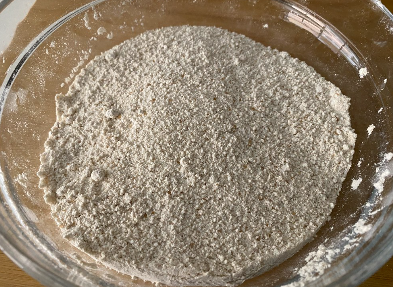 Pastel de chocolate. Postre esponjoso y jugoso para cualquier celebración