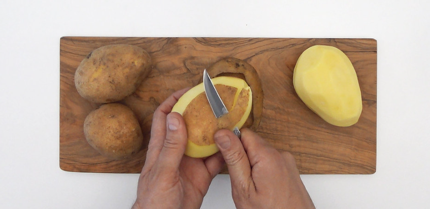 Cómo hacer patatas bravas. La tapa auténtica más madrileña