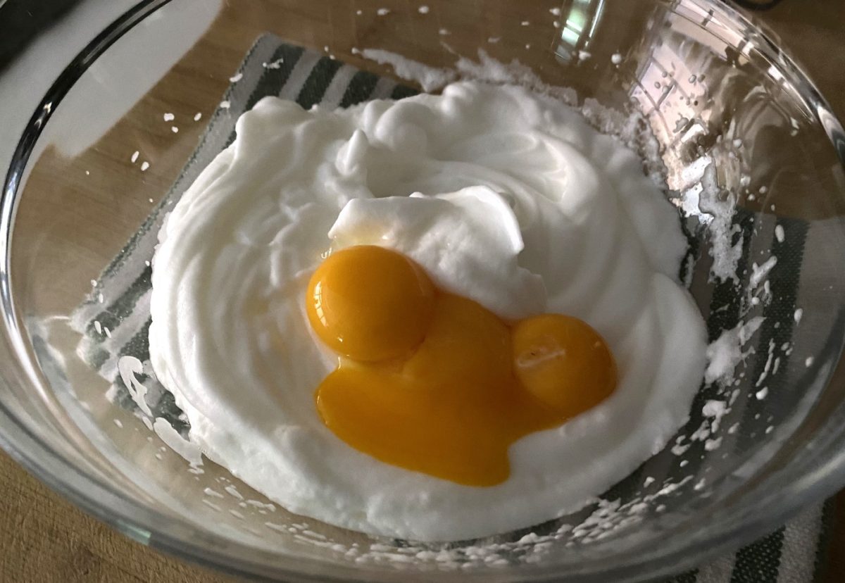 Pericones de San Juan o roscos de baño blanco. Rosquillas de merengue