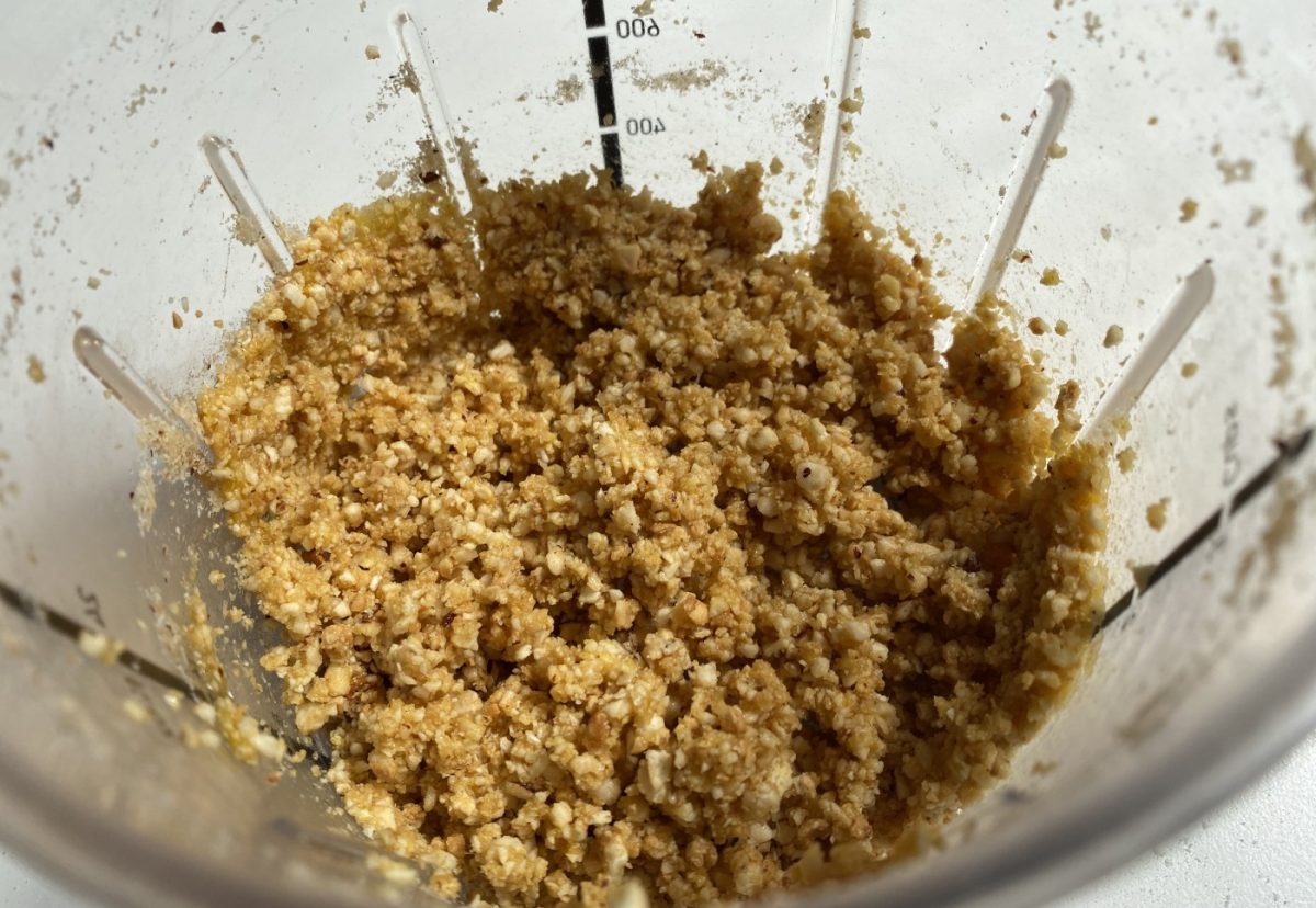 Pilotes de Sant Joan. Exquisitas albóndigas con salsa de avellanas