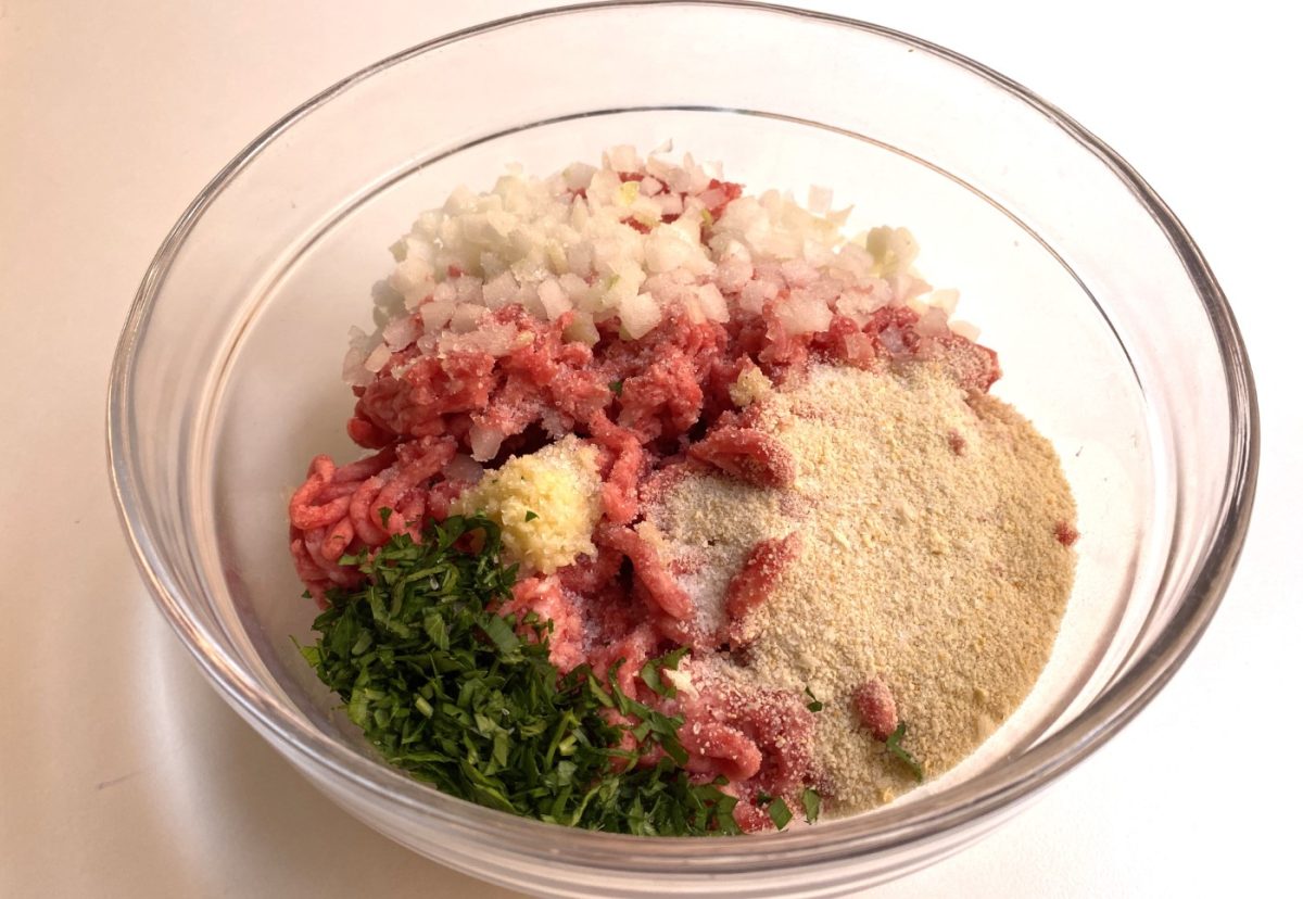 Pilotes de Sant Joan. Exquisitas albóndigas con salsa de avellanas