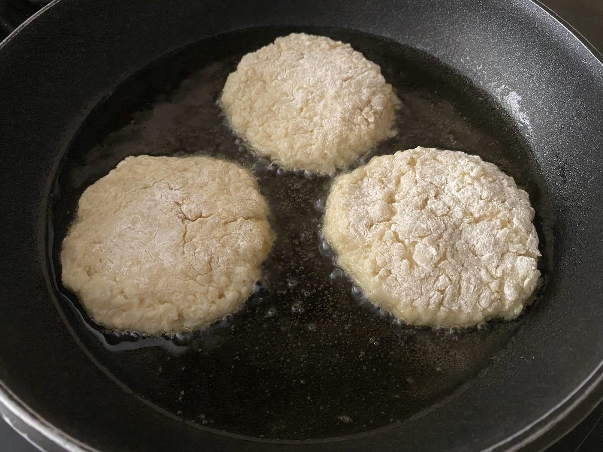 Tortitas de coliflor y queso. Una receta fácil, rápida y deliciosa