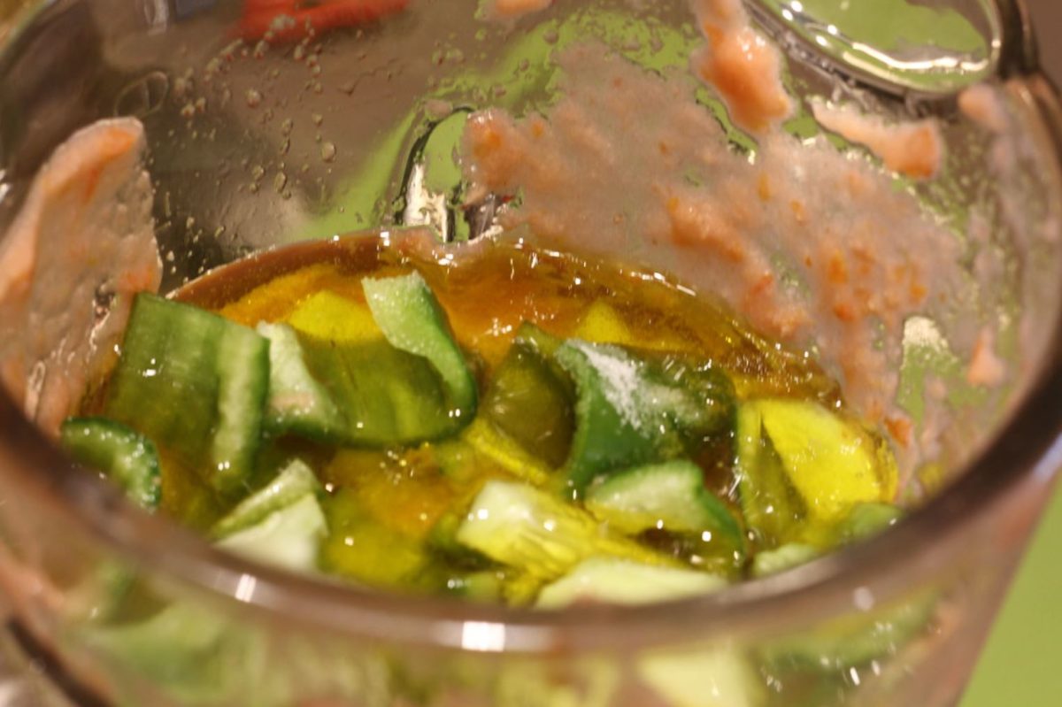 Receta de gazpacho andaluz: triturar