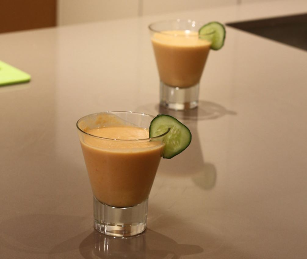 Receta de gazpacho andaluz: sugerencia de presentación final