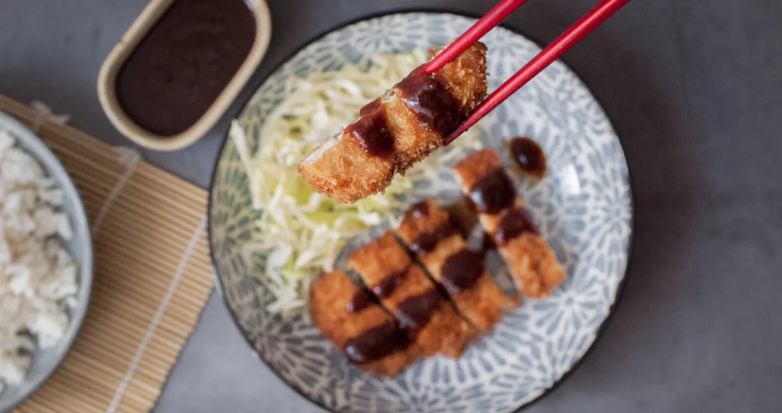 Cómo hacer chuletas de cerdo tonkatsu