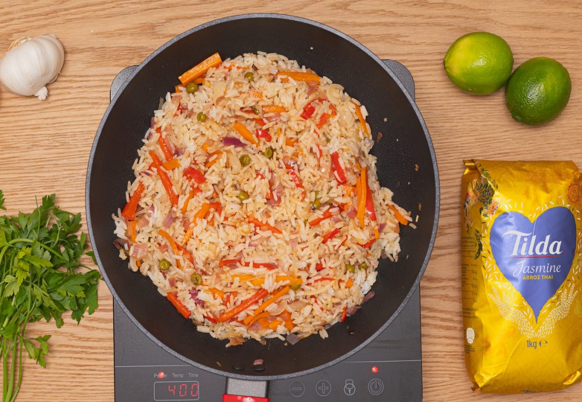 Arroz frito con langostinos al estilo thai. Perfecto para cualquier ocasión
