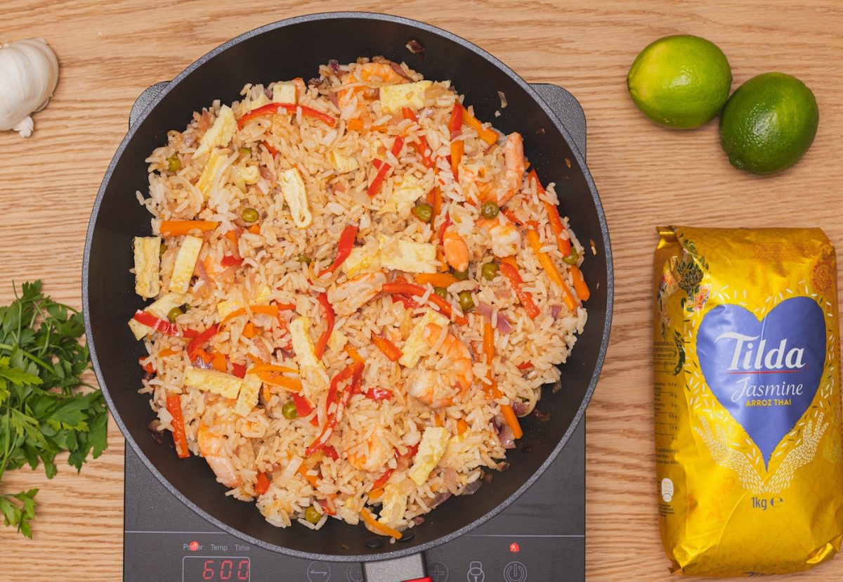 Arroz frito con langostinos al estilo thai. Perfecto para cualquier ocasión