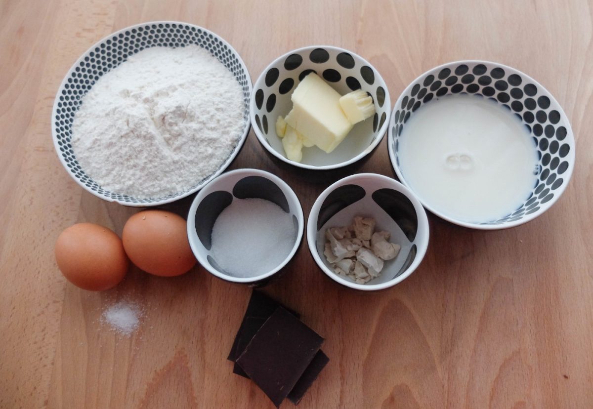 Cómo hacer bollitos de leche con pepitas de chocolate